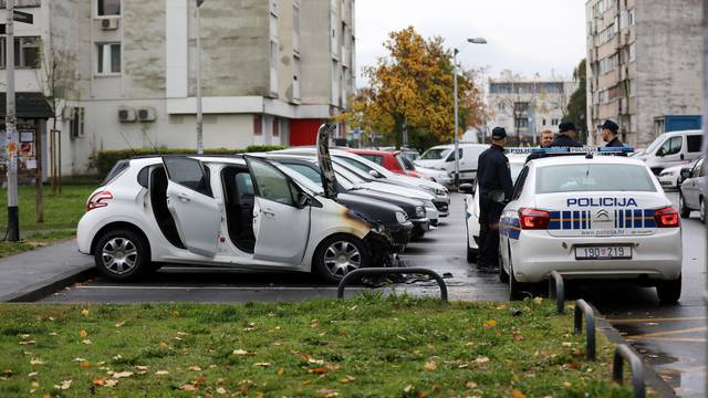 Zagreb. Automobil u Gajnicama se zapalio pa dva puta eksplodirao