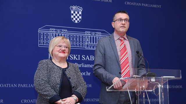 Zagreb: Članovi GLAS-a održali konferenciju za medije