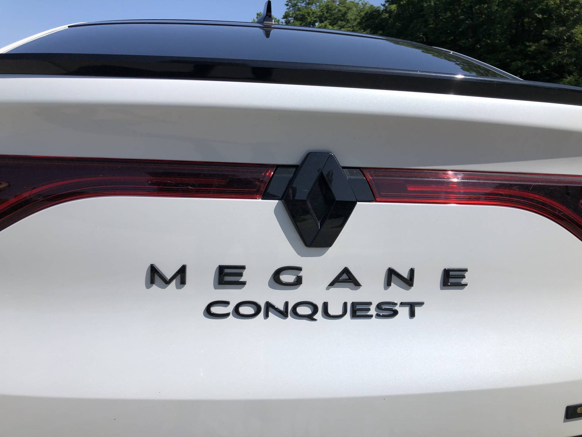 Testirali smo Renault Megane Conquest Hybrid: Jedan od najštedljivijih auta u klasi