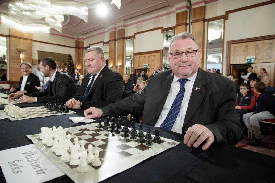 Ćiro, Šeks i Martin pokušali se suprotstaviti Gariju Kasparovu