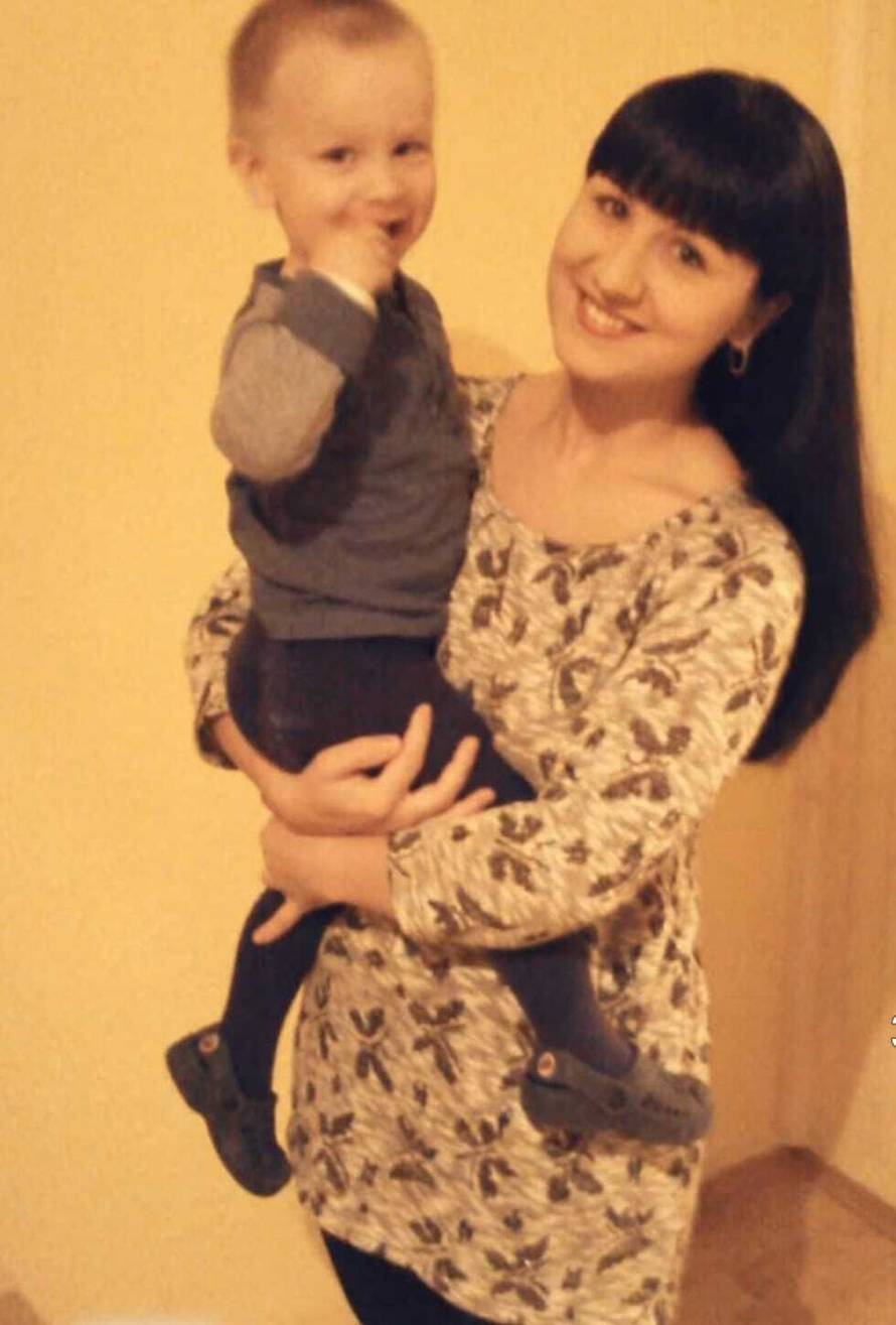 Priča koja slama srce! Dino (11) prodaje igračke da pomogne bolesnoj majci: 'Samo da je tu'