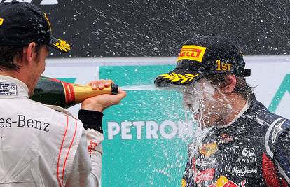 Nepobjedivi 'leteći bik': Druga utrka, druga pobjeda Vettela