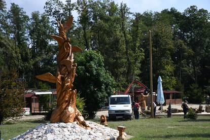 FOTO Oluja potopila i uništila poznato imanje obitelji Salaj