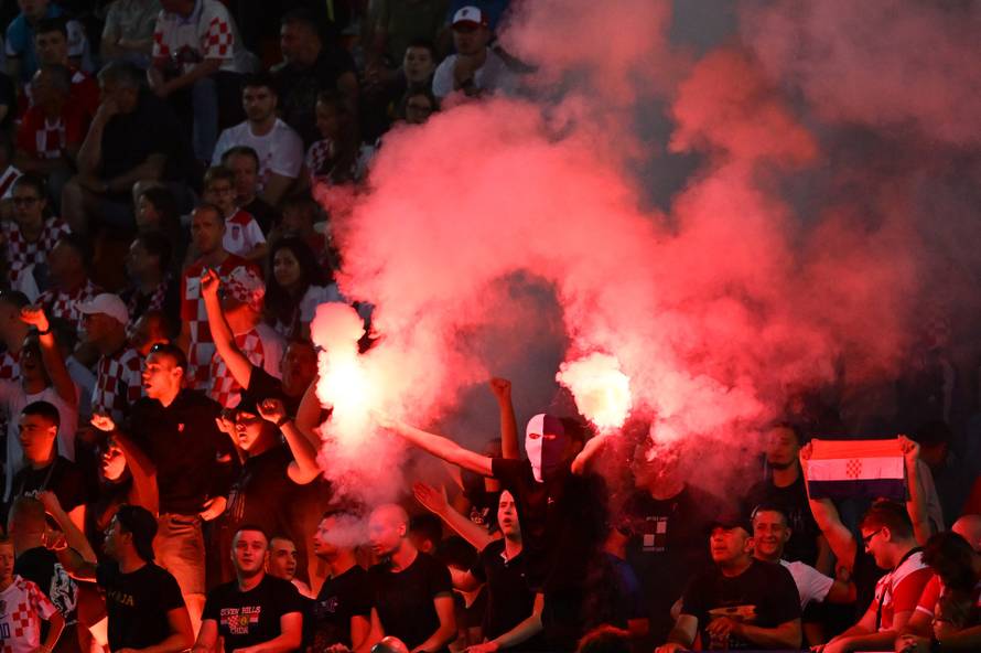 Atmosfera na tribinama tijekom prijateljske utakmice između Hrvatske i Slovenije