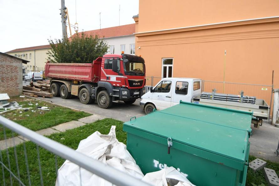 Urušio se zid zatvora u Bjelovaru, poginula dva radnika