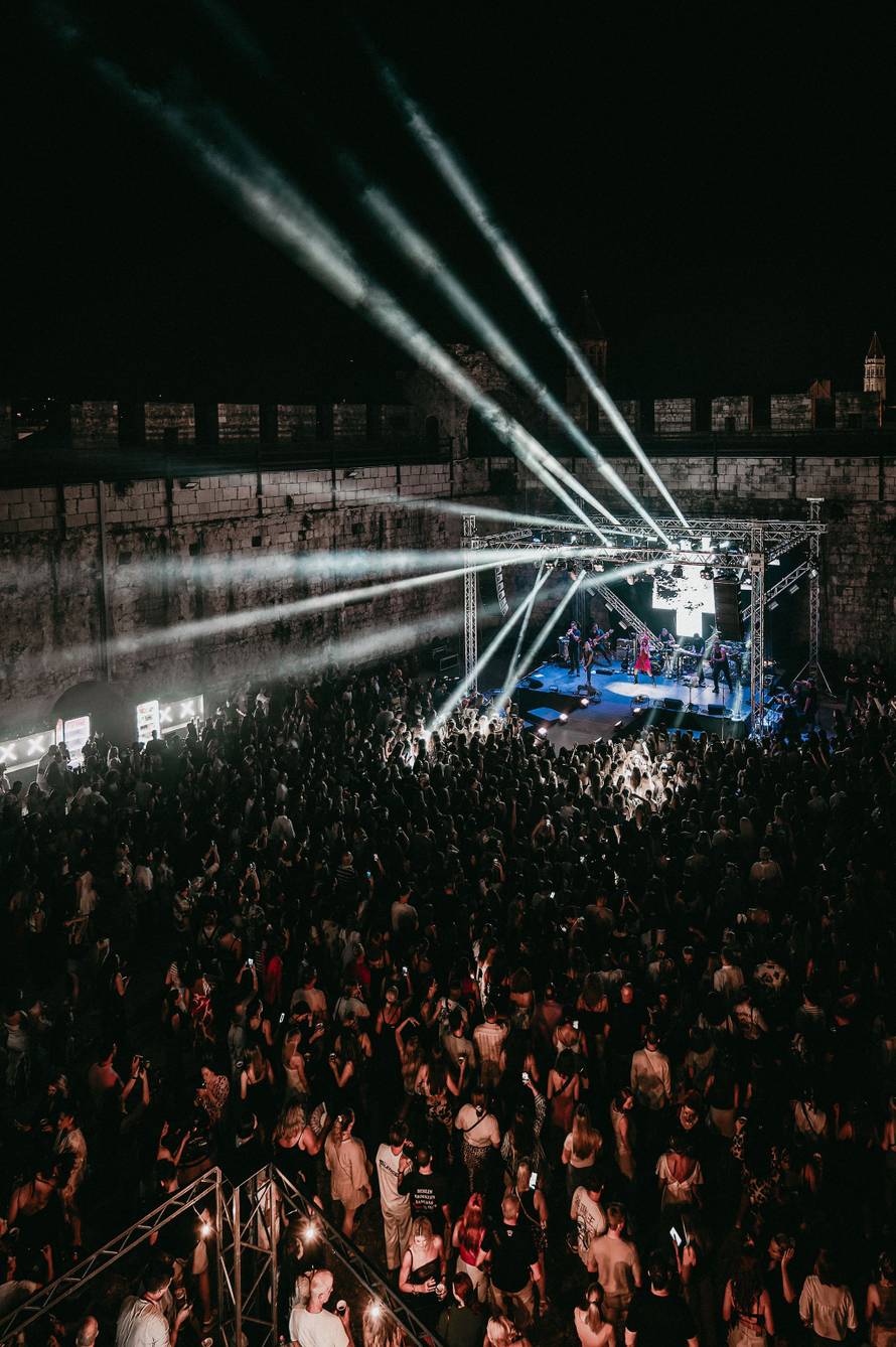 Uragan SENIDAH oduševio Trogirane i najavio KulaKula festival!