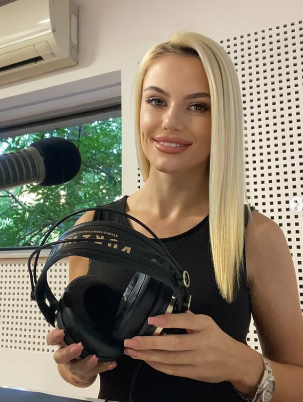 FOTO Ona je 'bosanska Diletta'. Bila voditeljica na sportskoj televiziji, sad vodi radio emisiju