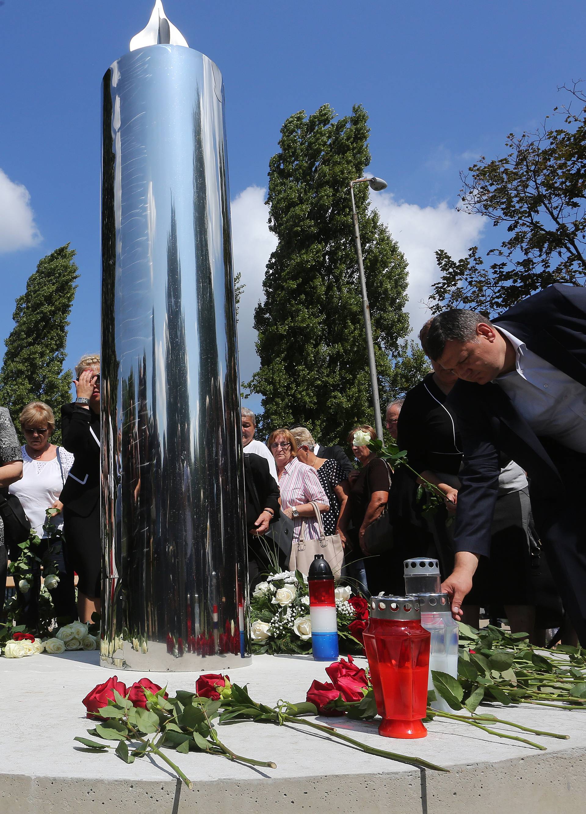 U Vukovaru otkrili spomenik nestalima u Domovinskom ratu