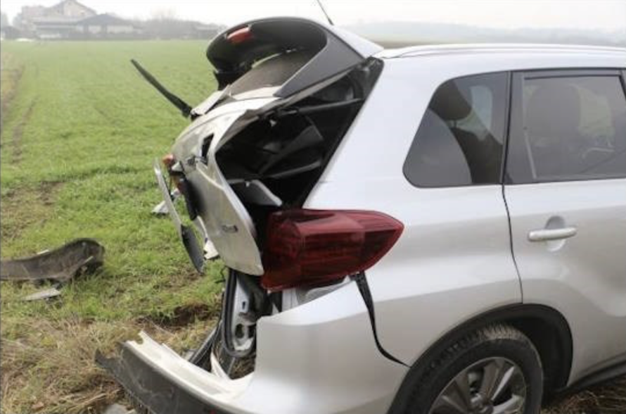 Mlada, pijana i bez vozačke razbila auto kod Velike Gorice!