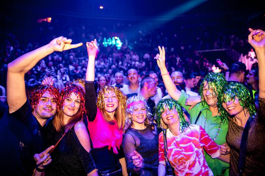 Ritam 90-ih: Glazba koja nas je držala na nogama – i na životu