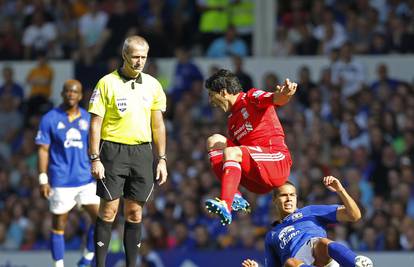 Sudac zakinuo Everton: Caroll i Suarez za pobjedu Liverpoola