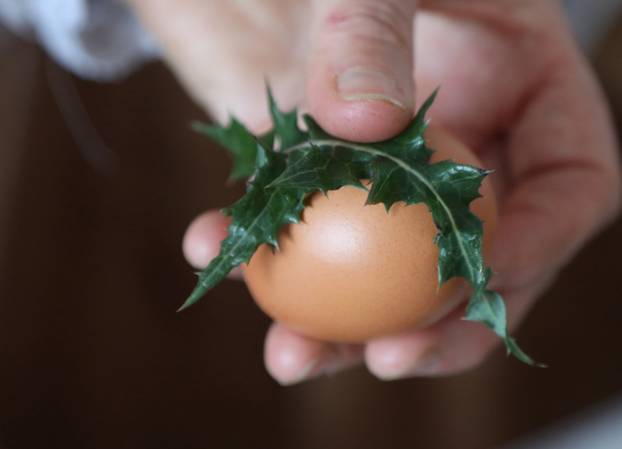 Bojanje Uskršnjih jaja na način kako su to radili naši stari