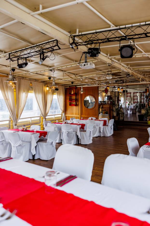 FOTO Zavirite u prvi brod-hotel u Hrvatskoj: Noćenje na ovom brodu u Rijeci ima posebnu čar