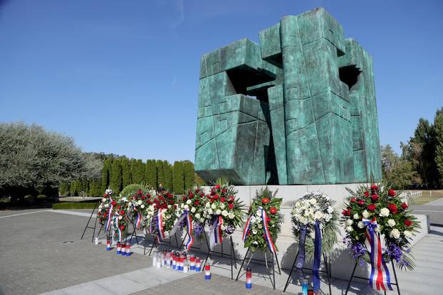 Vukovar: Polaganje vijenaca na Memorijalnom groblju povodom obilježavanja Dana sjećanja na nestale