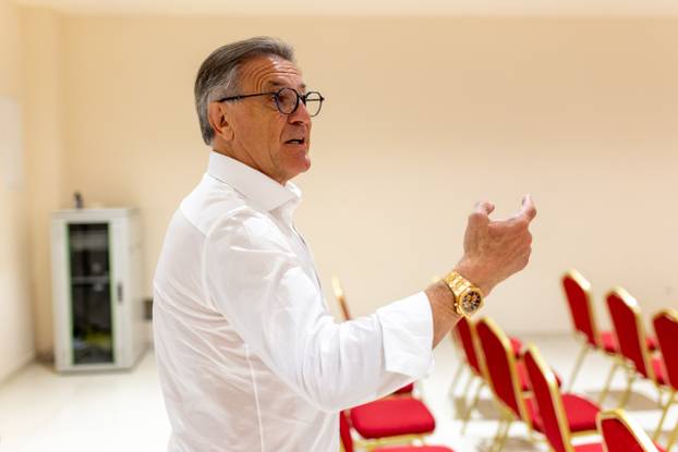 Mostar: Zdravko Mamić stigao na najvaljenu konferenciju za medije