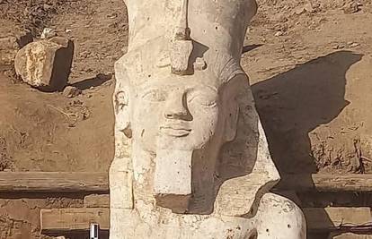 Arheolozi u Egiptu iskopali dio goleme statue Ramzesa II.