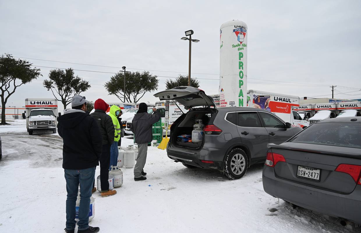 Zimska oluja u Teksasu: Milijuni ostali bez struje i grijanja