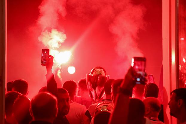 Košarkaši Zadra proslavili osvajanje naslova prvaka Hrvatske s navijačima na Narodnom trgu