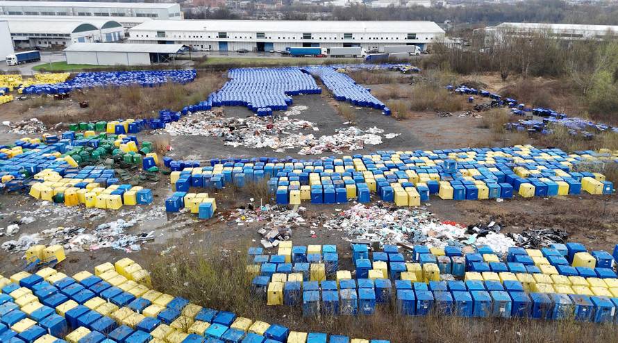 Propadaju tisuće spremnika za otpad koje je platila EU. Lovrić podnio opsežnu kaznenu prijavu