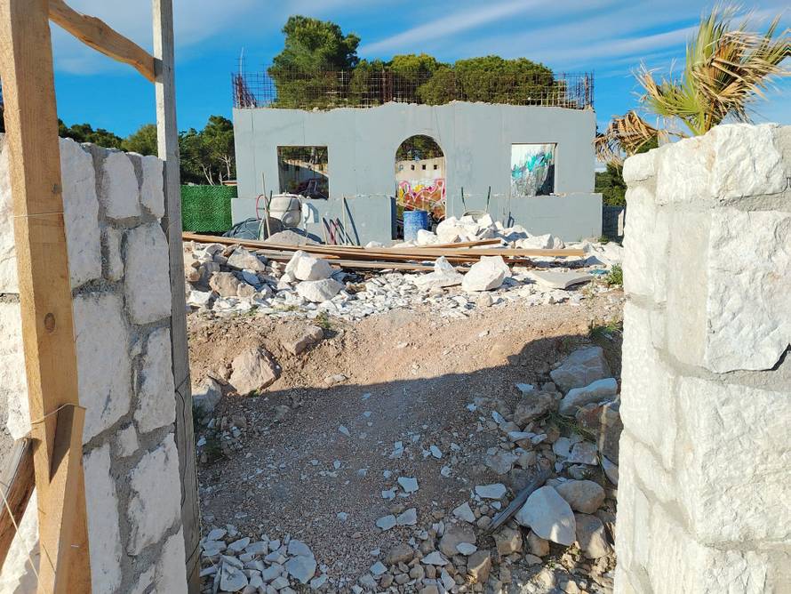 VELIKA GALERIJA Uz Pripuza sad i drugi dižu zidove na Murteru: 'Uništavanje se dalje nastavlja'