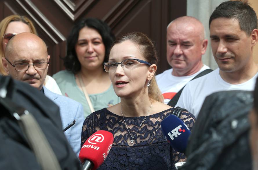 'Svi dužnici u švicarcima bit će obeštećeni, ali moraju na sud'