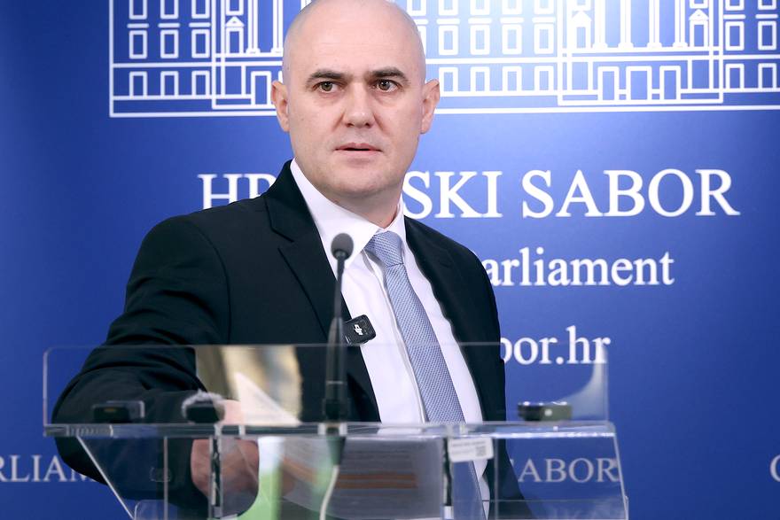 Dabro dao ostavku kao tajnik DP-a: Interesi u vladaju&cacute;oj koaliciji gu&scaron;e profil stranke!