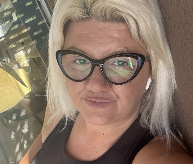 FOTO Tko je ova svestrana dama koja u emisiji 'Ljubav je na selu' želi osvojiti farmerovo srce?