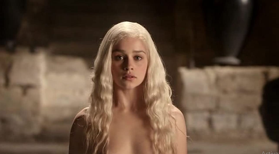 Emilia Clarke otkrila da nije bila spremna za gole scene u 'Igri prijestolja': 'Imala sam tremu'