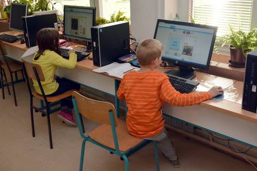 'Opremi za informatiku u &scaron;kolama istekla je garancija, Ministarstvo nas ignorira'