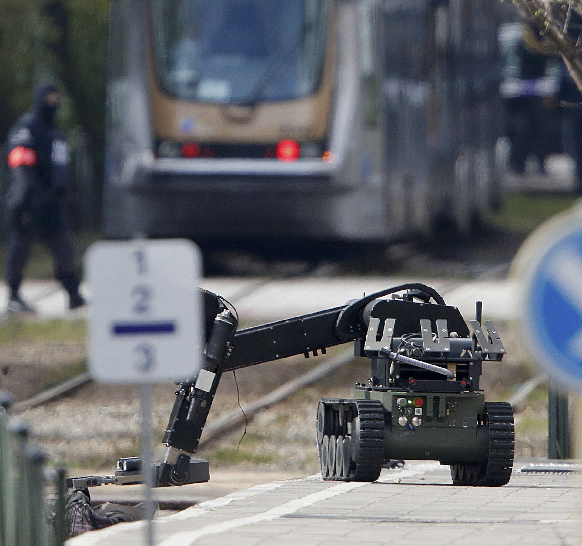 Uhitili čovjeka povezanog s napadom, ranili ga na stanici