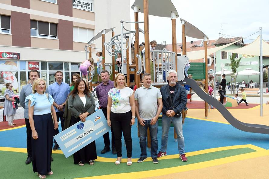 Sisak: Otvoreno je novouređeno Dječje igralište "Majmunjak"