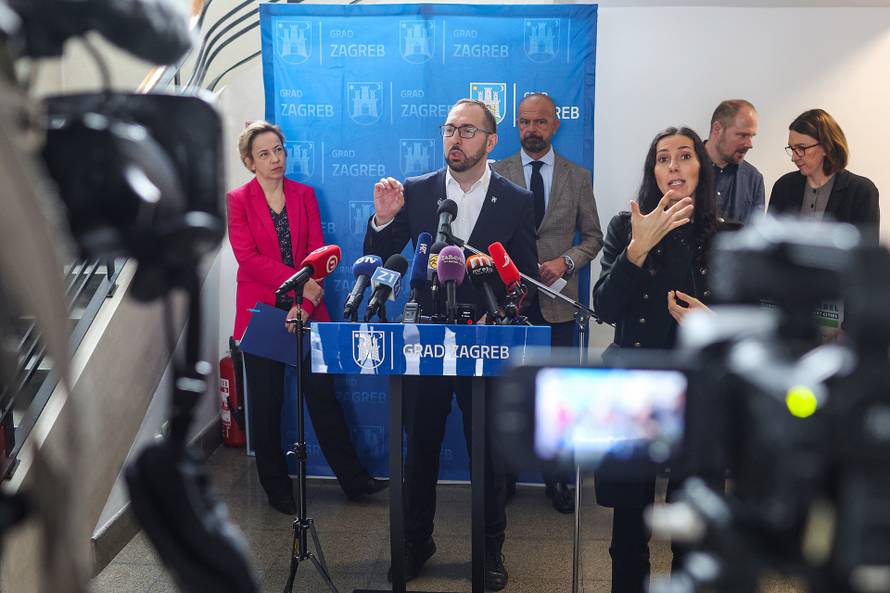 Tomaševi? i ZET predstavili nove niskopodne autobuse na elektri?ni pogon