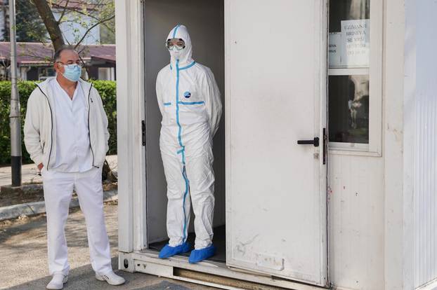 Virolozi i epidemiolozi iz Rusije stigli u Banja Luku kako bi dezinficirali Dom zdravlja