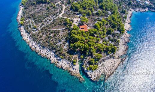 Sami na otoku blizu Kornata: Imanje s kamenom kućom se prodaje za 3,5 milijuna eura...