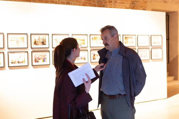 Osijek: Svečano otvorenje izložbe fotografija fotoreporterke Pixsella Emice Elveđi "Srce za Afriku"