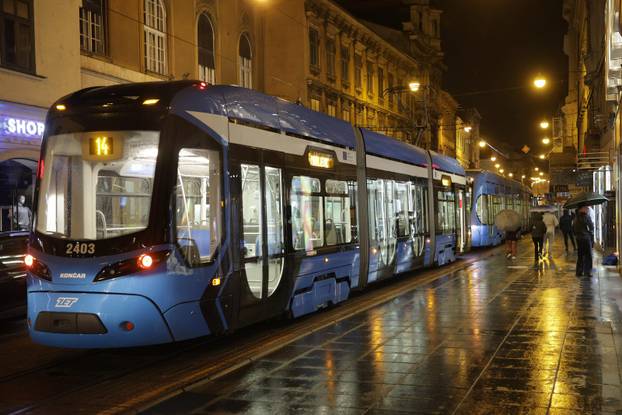 Zagreb: Veliki zastoj tramvaja u Ilici zbog prometne nesreće između automobila i tramvaja