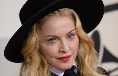 'Primadona' Madonna prefina je da bi se vozila automobilom 