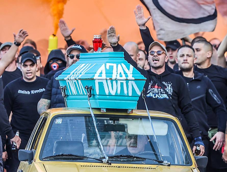 Split: Korteo Torcide prema stadionu Poljud