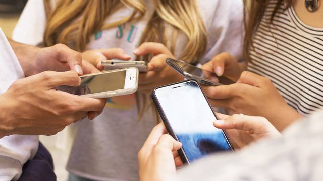 Istraživanje: Više od 30 posto srednjoškolaca susrelo se sa štetnim objavama na internetu