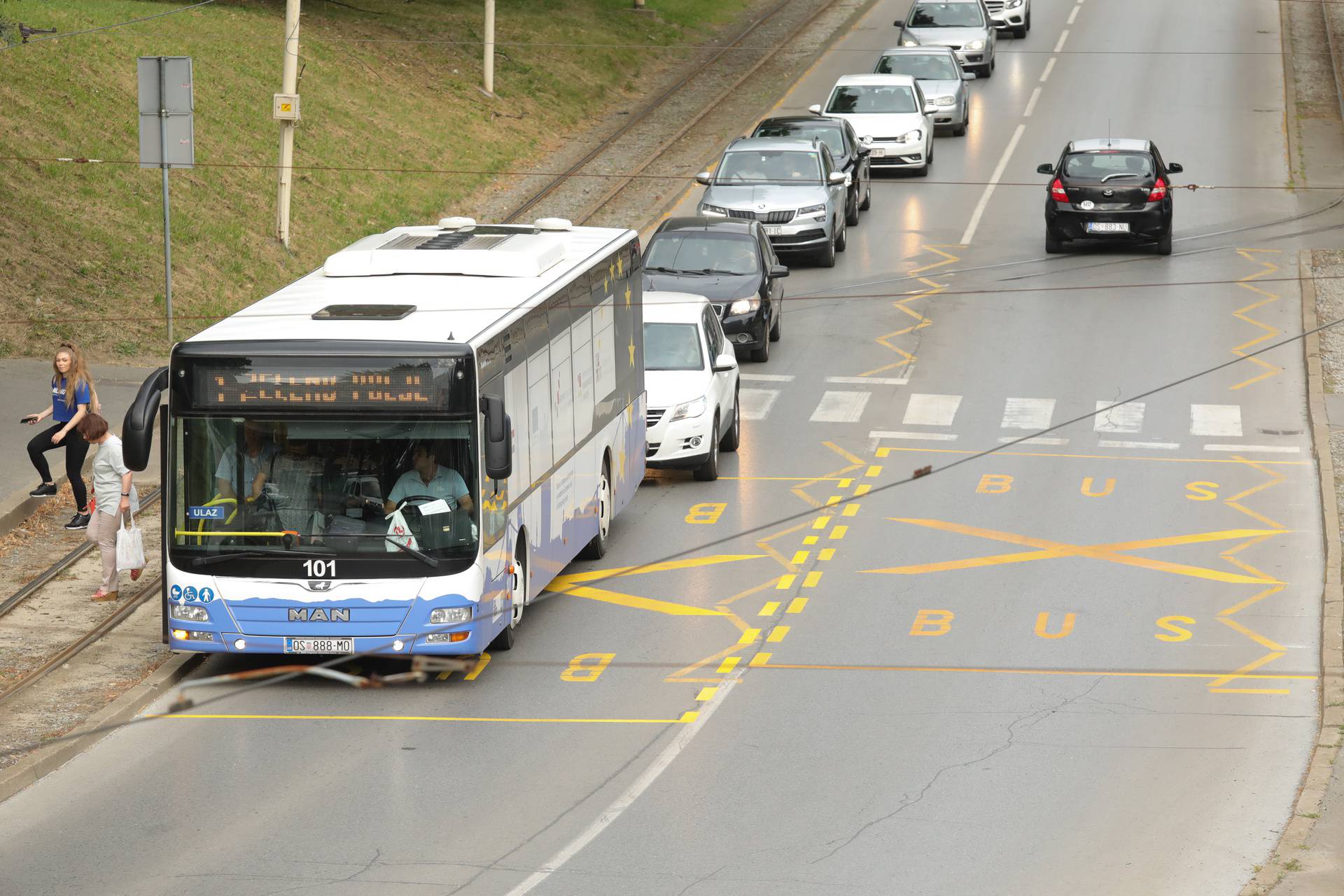 U Osijeku obustavljen sav tramvajski promet, građane prevoze isključivo autobusi