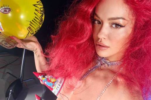 Rita Ora u izdanju kakvo jo&scaron; niste vidjeli: Umjesto grudnjaka 'obukla' ro&dstrok;endanske kapice