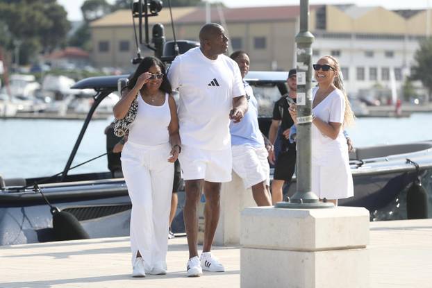 Trogir: Magic Johnson pozirao  i fotografirao se na rivi sa svojim prijateljima