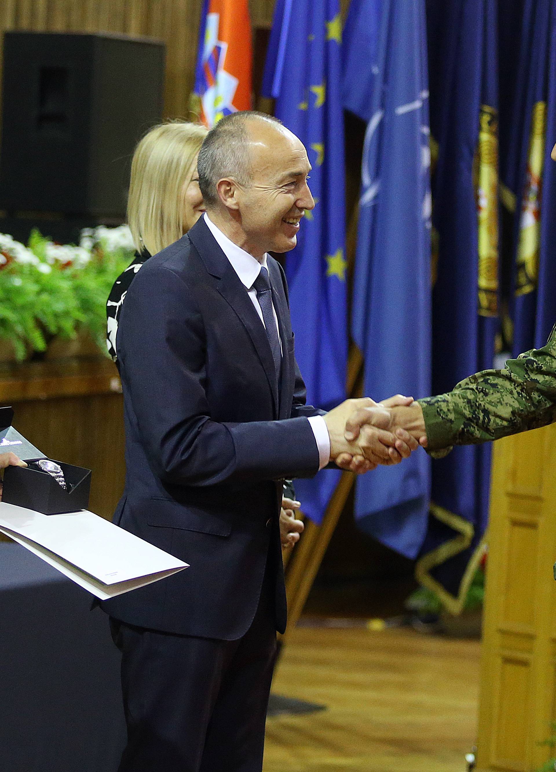 Na vojnom učilištu u Zagrebu odlikovani i promaknuti vojnici
