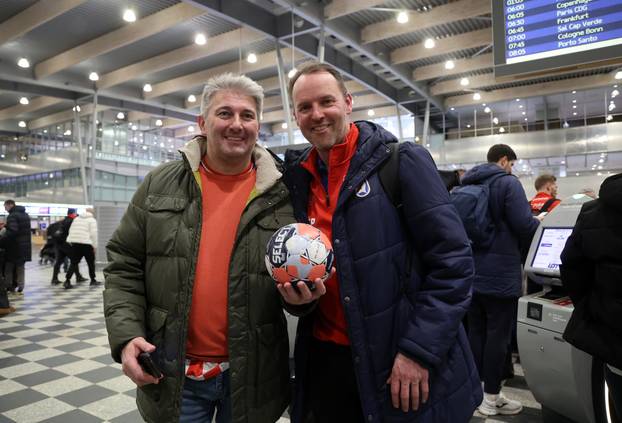 Billund: Rukometasi Hrvatske družili se s navijačima u zračnoj luci prije odlaska u Hrvatsku