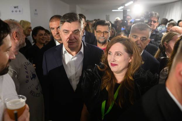 Zagreb: Predstavljanje monografije"Božesačuvaj nas devedesetih – Kronika vremena kroz vizuale Albina Uršića i Borisa Kuka"