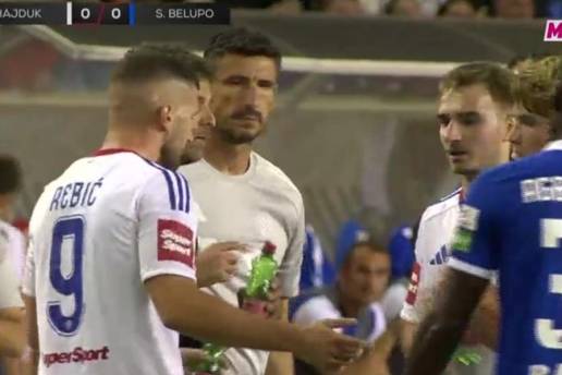 VIDEO Bizarno: Rebi&cacute; nije htio dati vode veznjaku Slavena, evo &scaron;to je napravio trener Hajduka