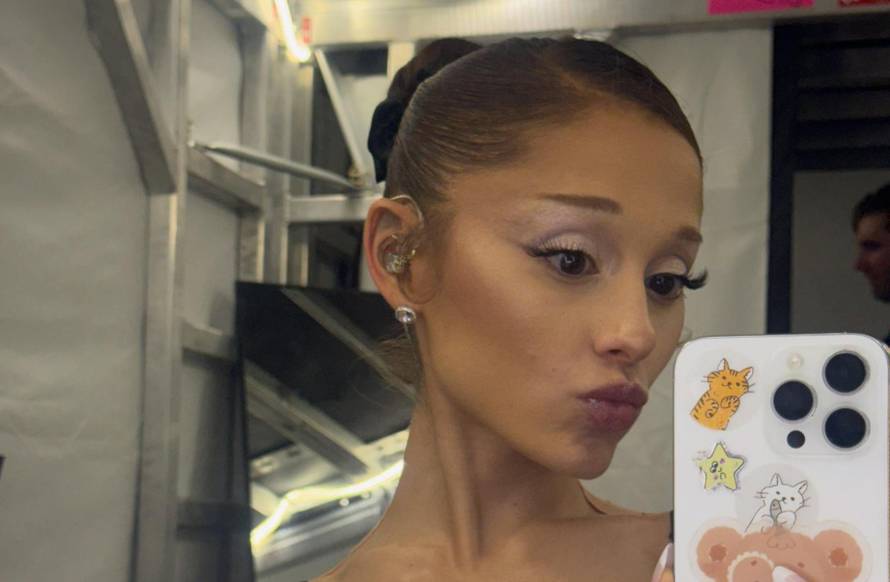 Ariana Grande šepanjem na koncertu opet zabrinula fanove