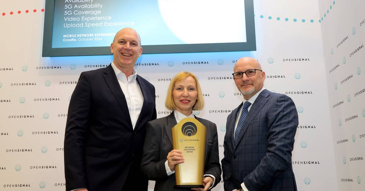 Telemach at MWC in Barcelona received a recognition of Opensignal for the quality of the mobile network