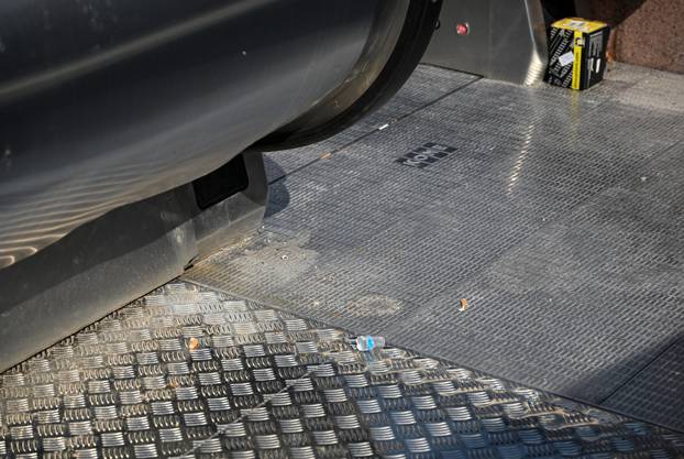 Zagreb:  Pokretne stepenice na ulazu u Importanne centar uskoro bi trebale biti u pogonu 