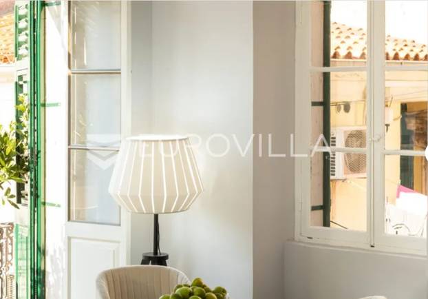 FOTO Prodaje se luksuzni stan u šibenskoj palači: Cijena mu je 700.000 eura, ima 90 kvadrata